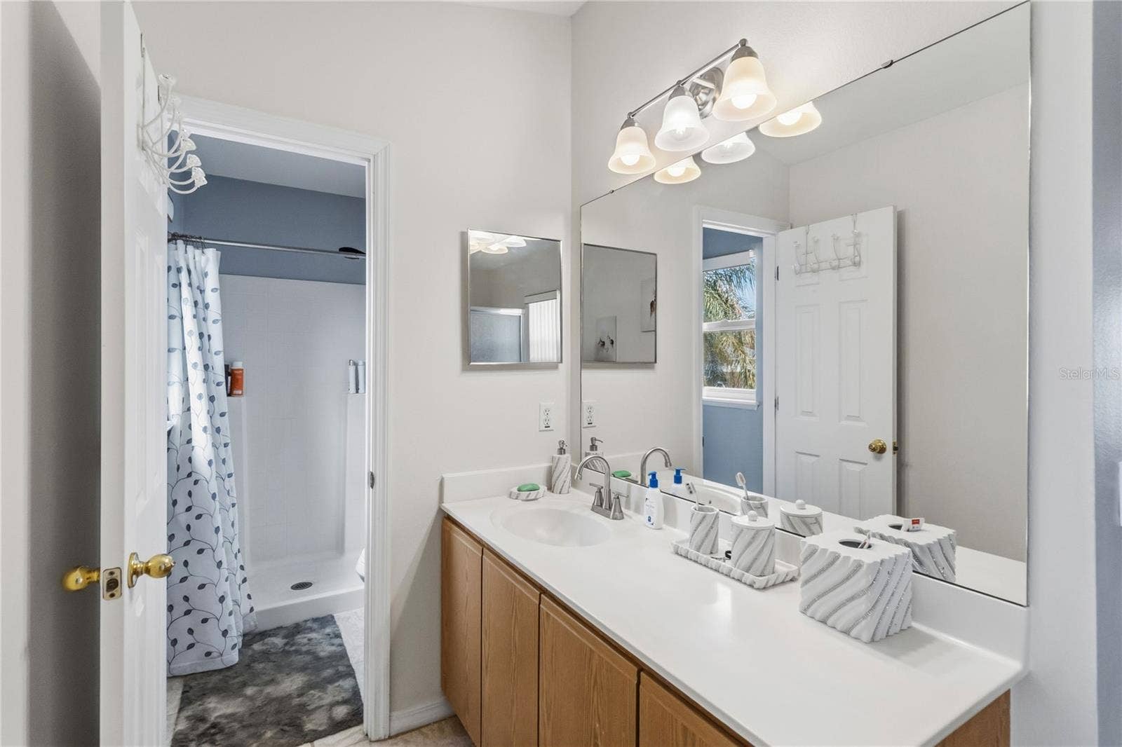 122 CARMEL BAY DRIVE, Sanford, FL 32771 122 CARMEL BAY DRIVE, Sanford, FL 32771