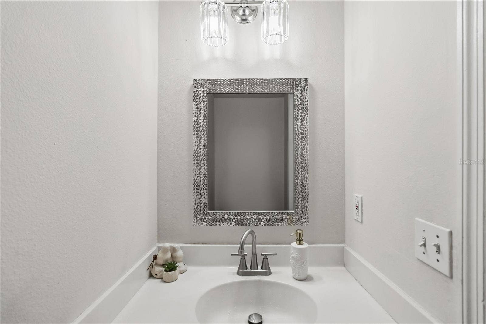 122 CARMEL BAY DRIVE, Sanford, FL 32771 122 CARMEL BAY DRIVE, Sanford, FL 32771