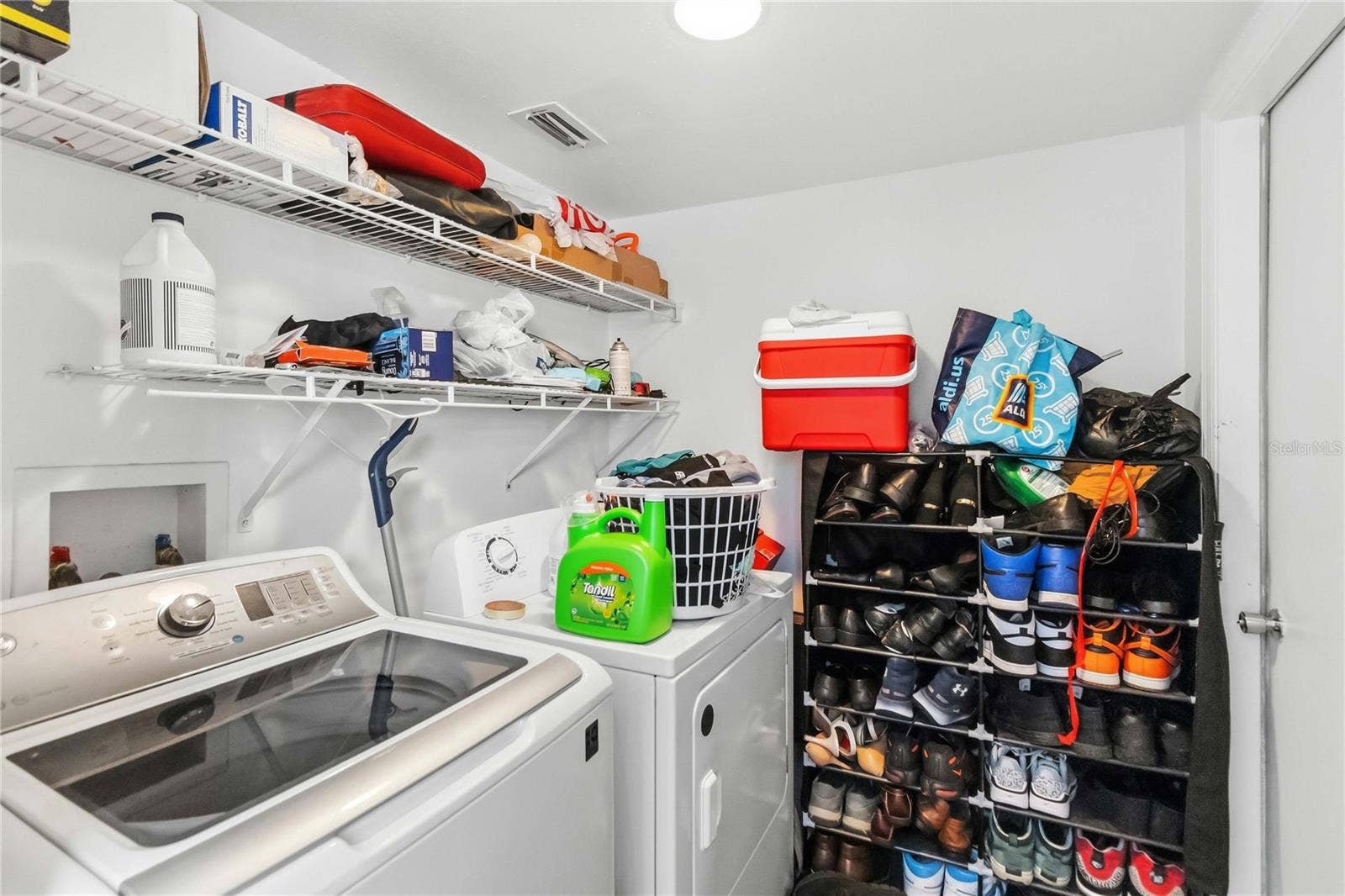 122 CARMEL BAY DRIVE, Sanford, FL 32771 122 CARMEL BAY DRIVE, Sanford, FL 32771