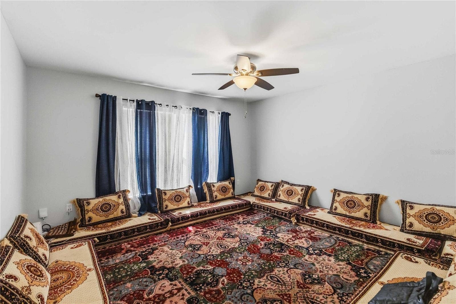 122 CARMEL BAY DRIVE, Sanford, FL 32771 122 CARMEL BAY DRIVE, Sanford, FL 32771