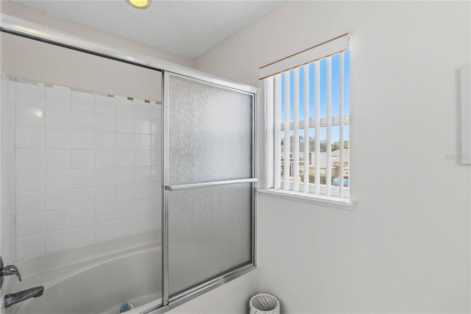 122 CARMEL BAY DRIVE, Sanford, FL 32771 122 CARMEL BAY DRIVE, Sanford, FL 32771
