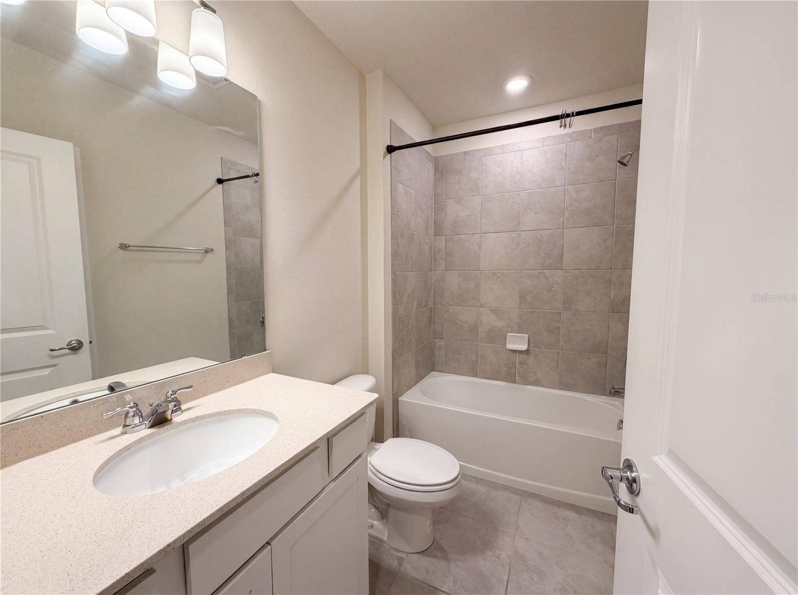 7768 SYRACUSE DRIVE, Clermont, FL 34714 7768 SYRACUSE DRIVE, Clermont, FL 34714