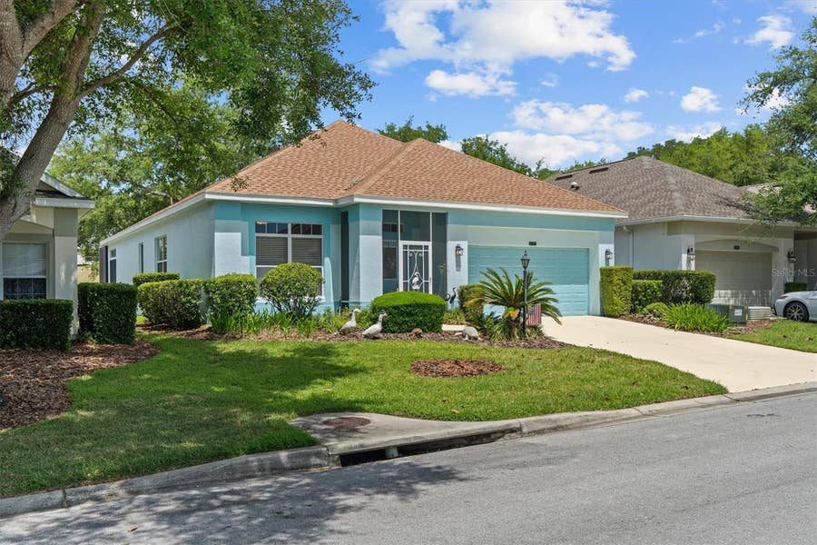 Property photo for 24357 AMBERLEAF COURT, Leesburg, FL