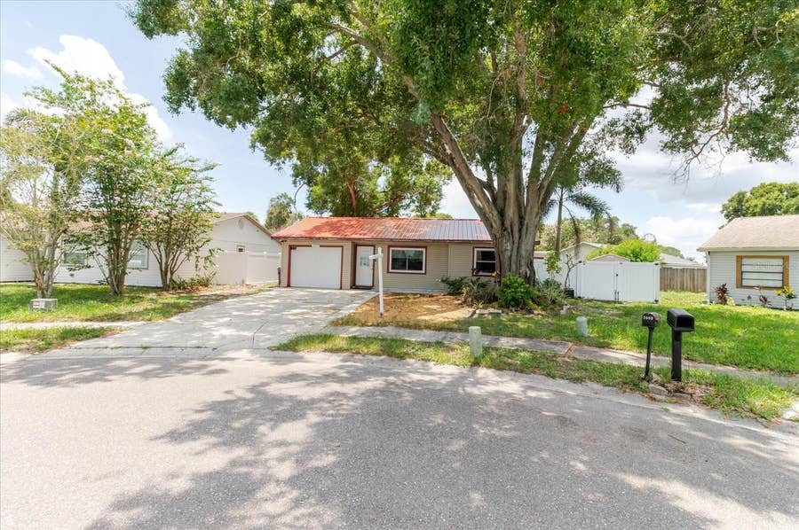 Property photo for 2009 PEPPERTREE COURT, Oldsmar, FL