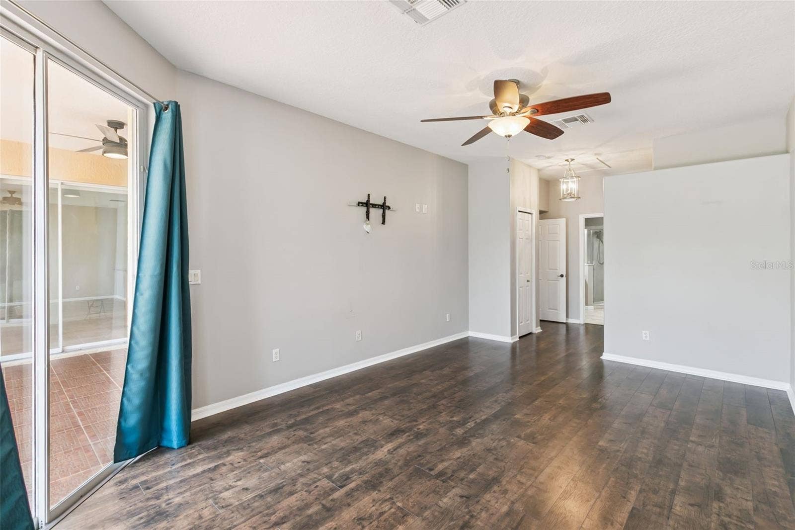 237 STRATHMORE CIRCLE, Kissimmee, FL 34744 Primary bedroom.