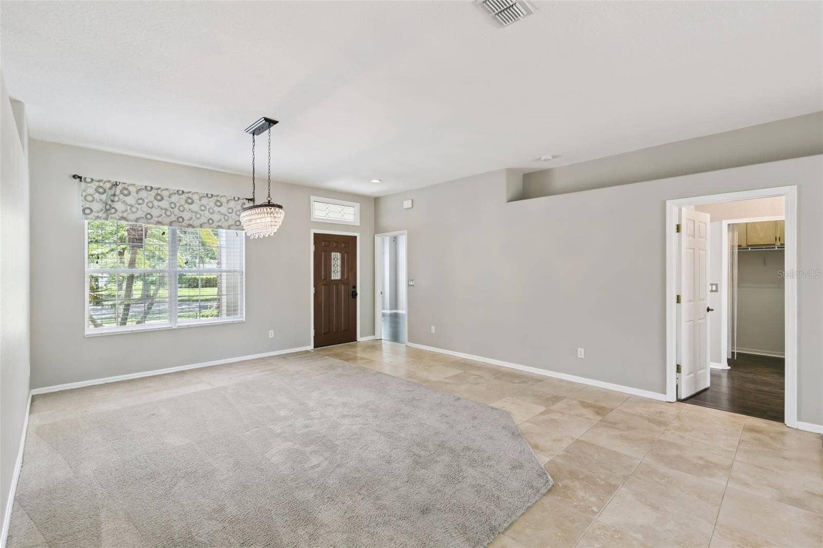 237 STRATHMORE CIRCLE, Kissimmee, FL 34744 Dining room.