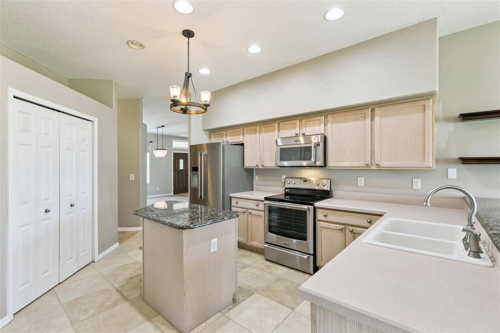 237 STRATHMORE CIRCLE, Kissimmee, FL 34744 237 STRATHMORE CIRCLE, Kissimmee, FL 34744