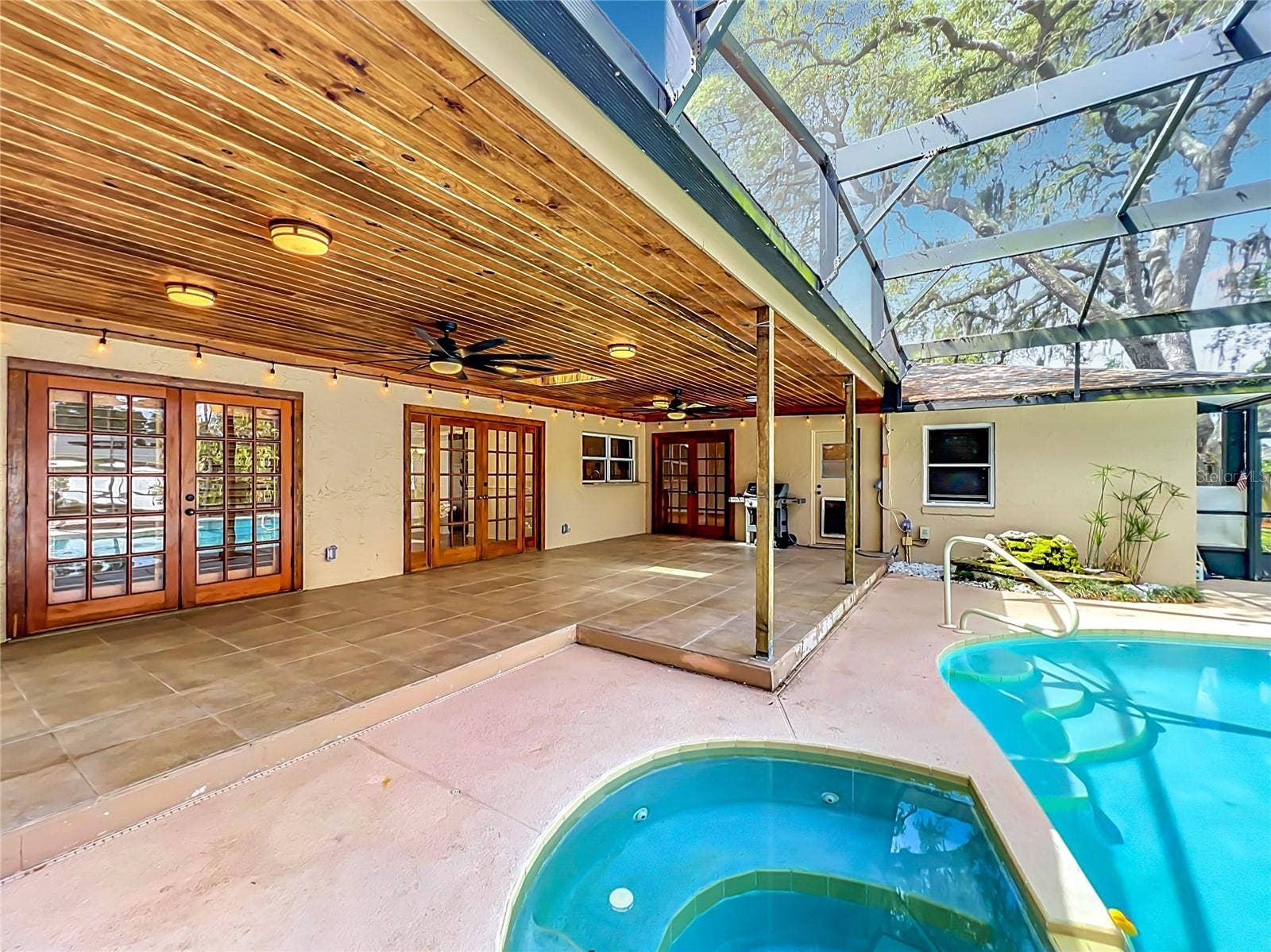 105 CEDAR OAK TRAIL, Longwood, FL 32750 Lot of room for ourdoor entertainment!!