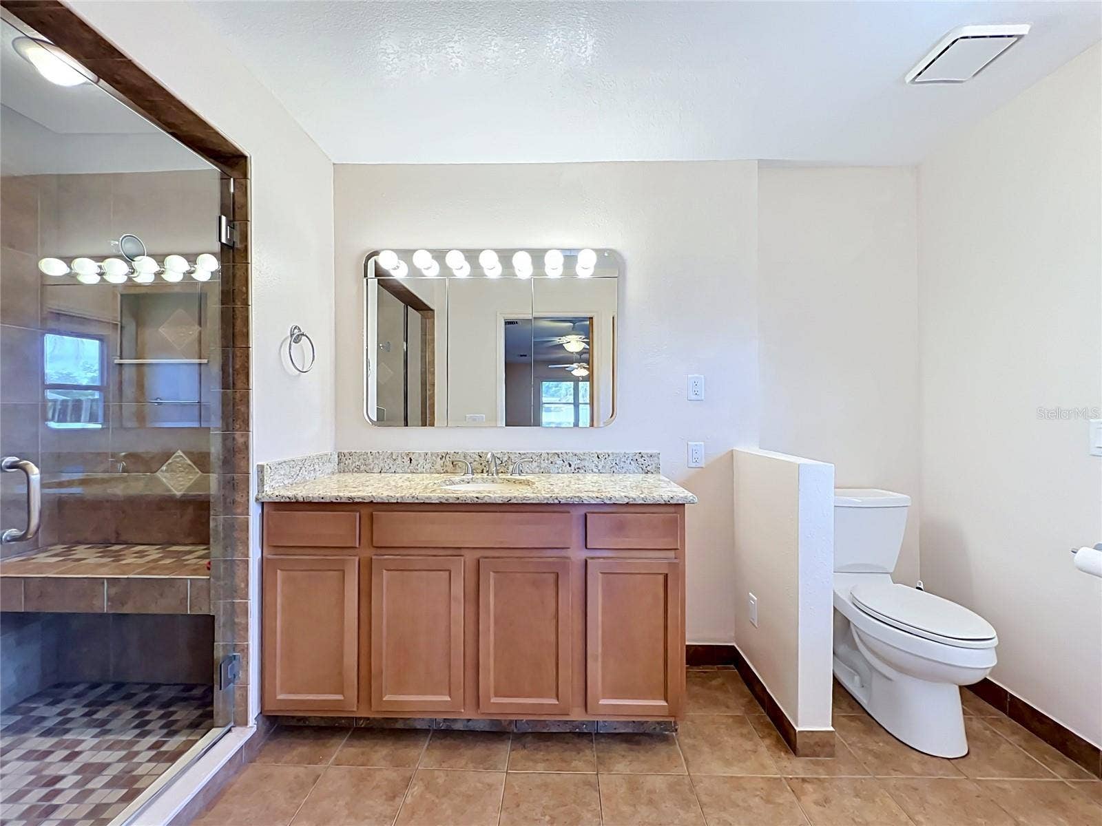 105 CEDAR OAK TRAIL, Longwood, FL 32750 3rd full bath in in-law suite