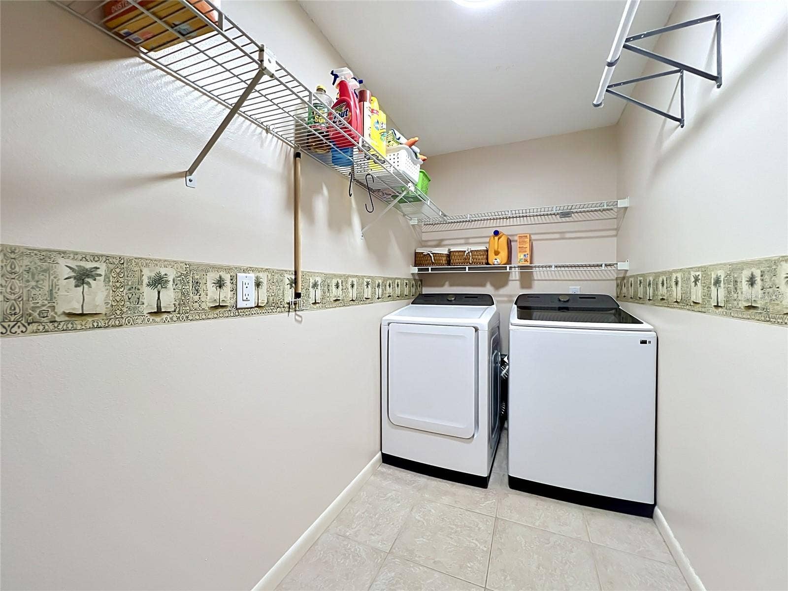 105 CEDAR OAK TRAIL, Longwood, FL 32750 Large indoor laundry
