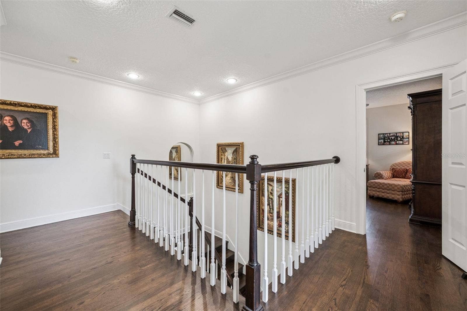 450 LAKEWOOD DRIVE, Winter Park, FL 32789 Upstairs primary suite entry