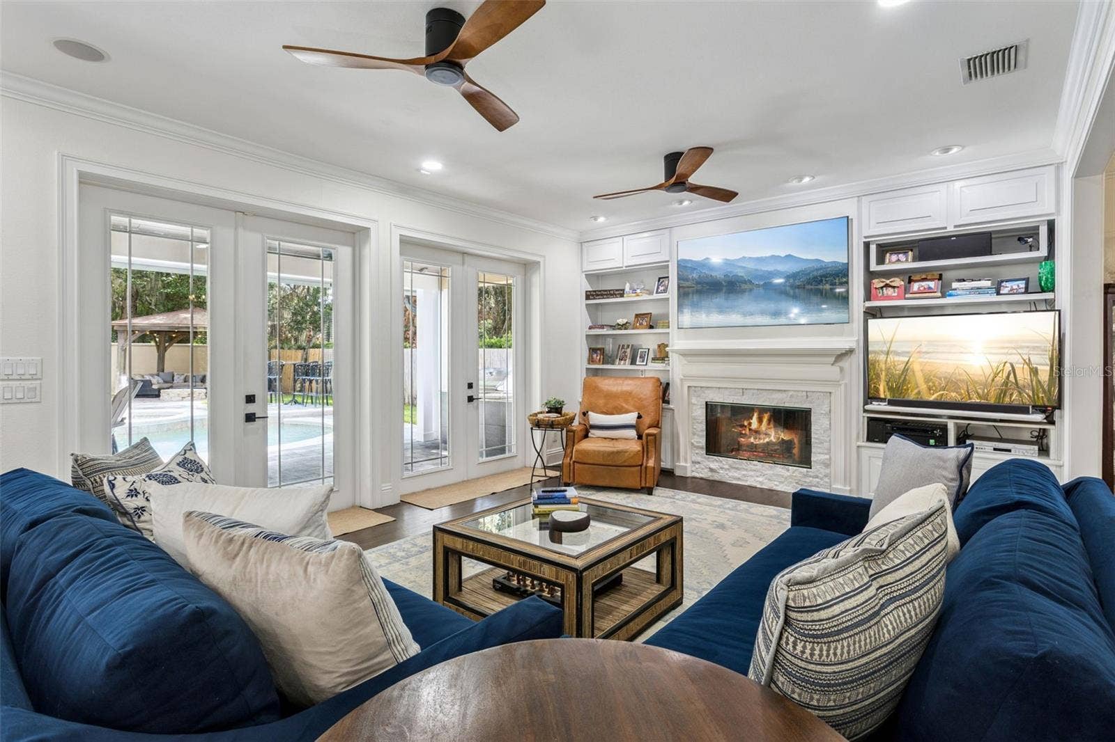 450 LAKEWOOD DRIVE, Winter Park, FL 32789 Open Livingroom with views of the pool