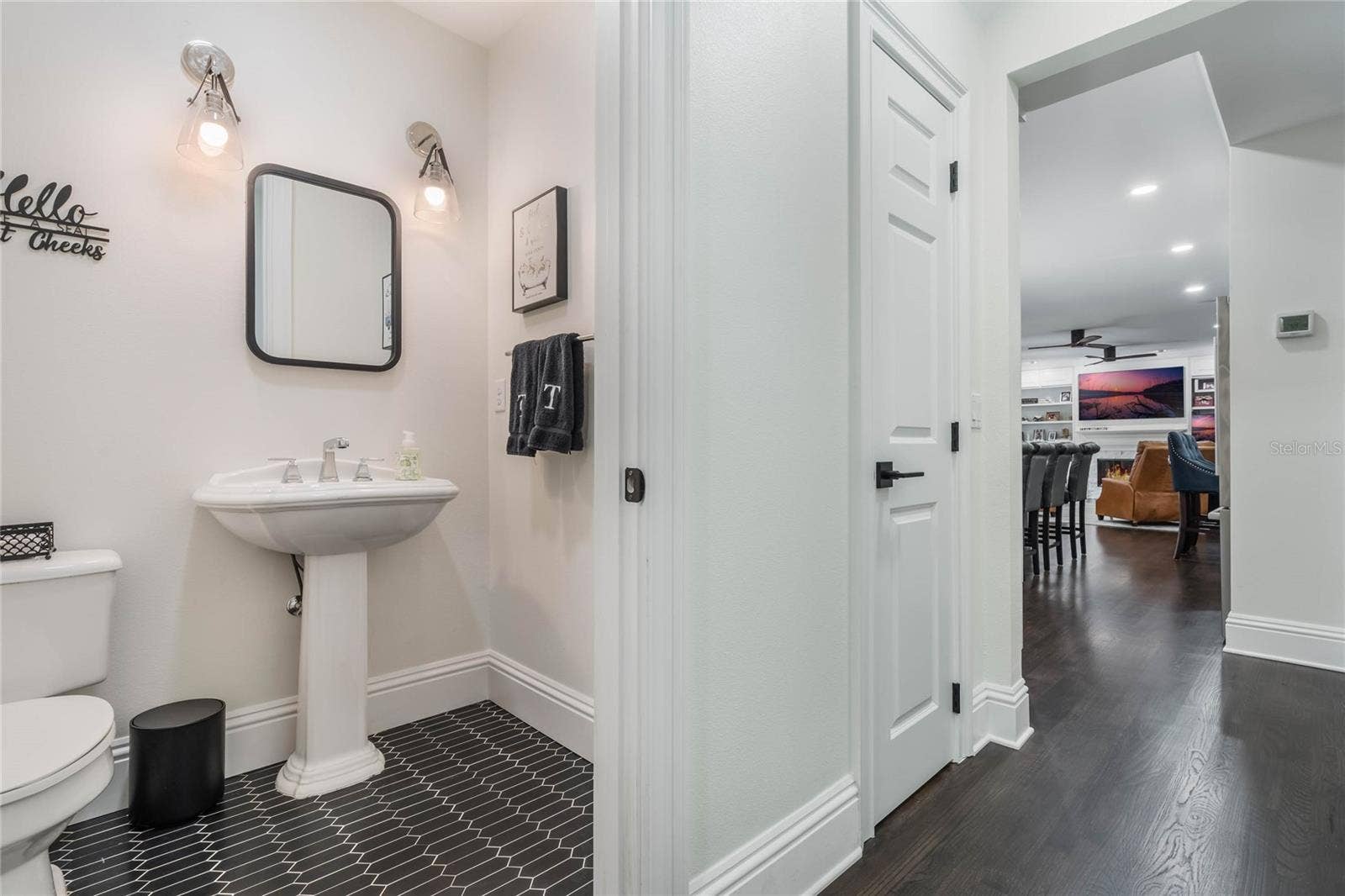 450 LAKEWOOD DRIVE, Winter Park, FL 32789 Powder Bath