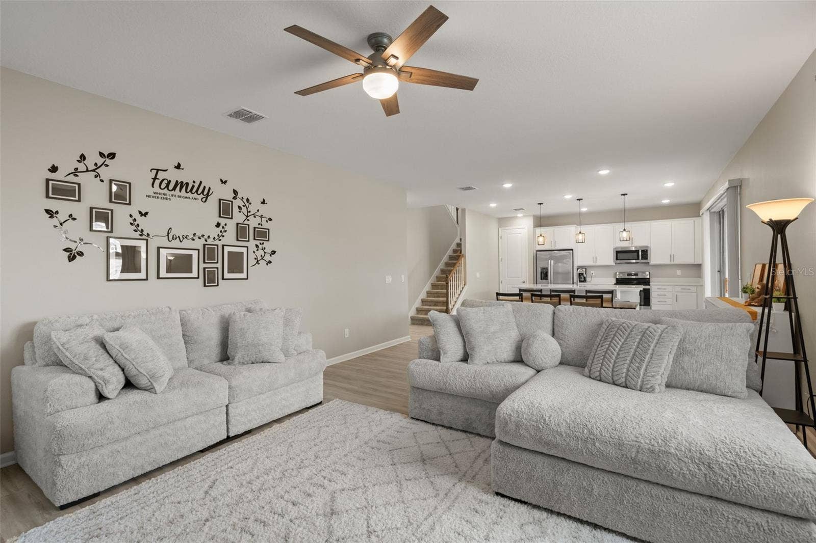 1542 SUGARBELLE CIRCLE, Mascotte, FL 34753