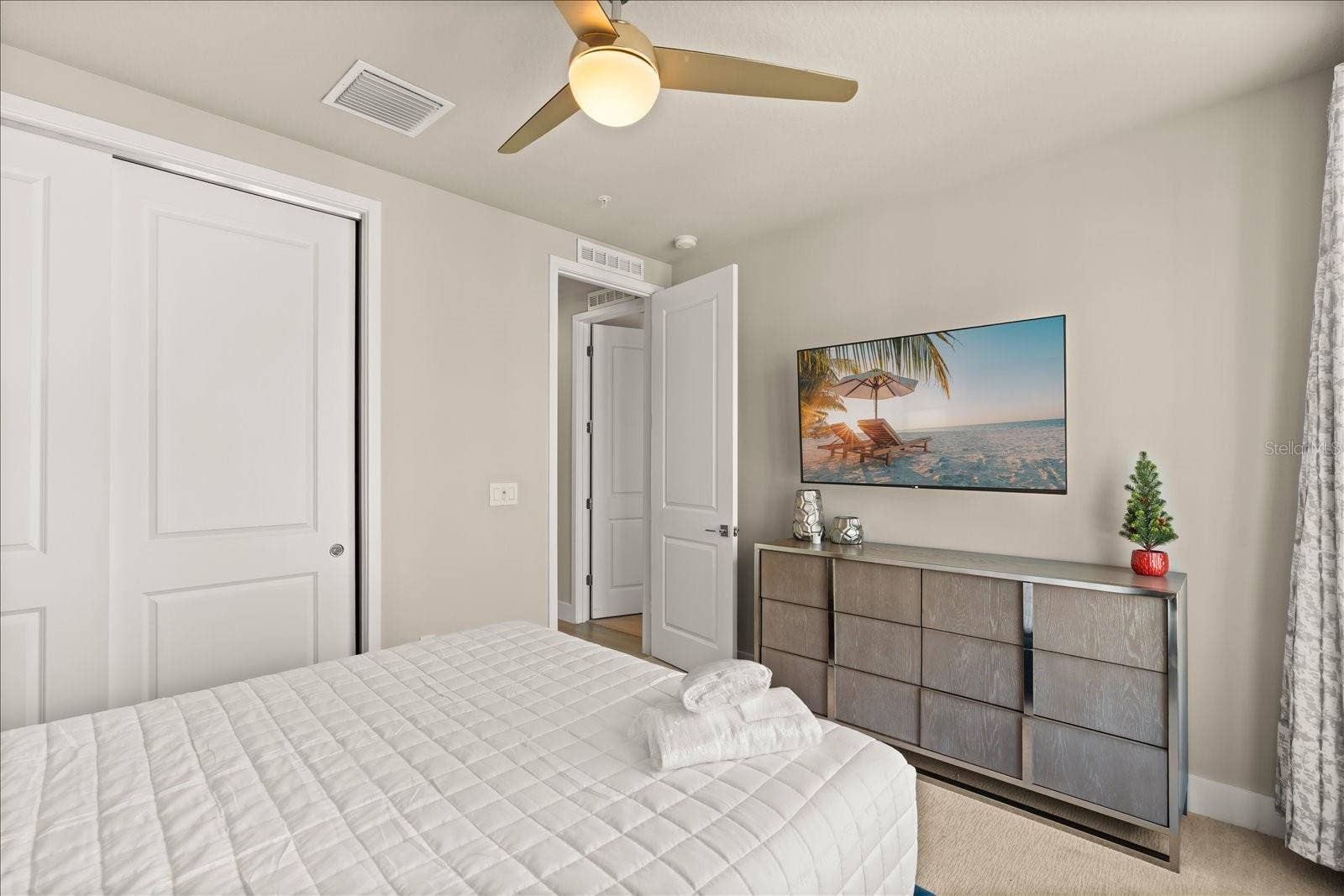 7770 SANDY RIDGE DRIVE, #218 BLDG 28 - Elevator, Kissimmee, FL 34747 7770 SANDY RIDGE DRIVE, #218 BLDG 28 - Elevator, Kissimmee, FL 34747