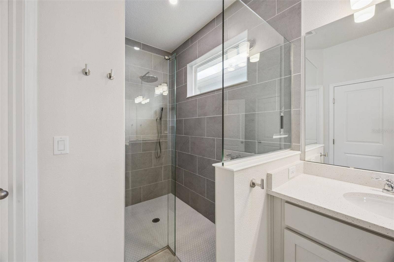 2101 AXEL STREET, Clermont, FL 34715 2101 AXEL STREET, Clermont, FL 34715