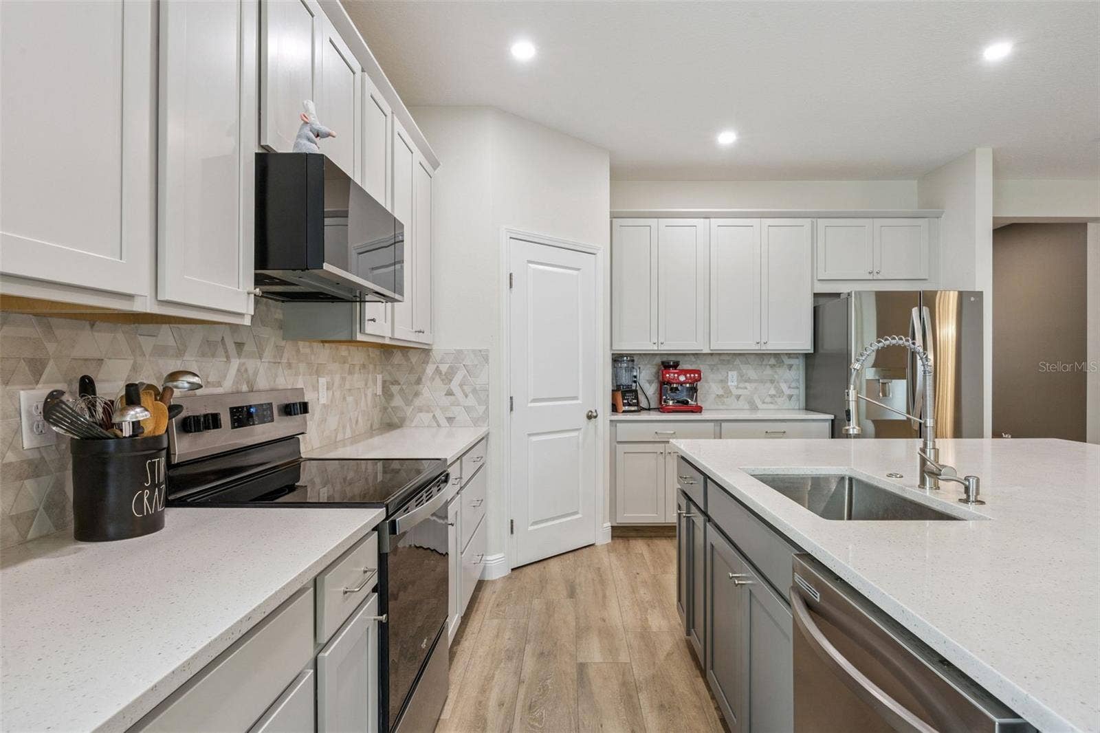 2101 AXEL STREET, Clermont, FL 34715 2101 AXEL STREET, Clermont, FL 34715