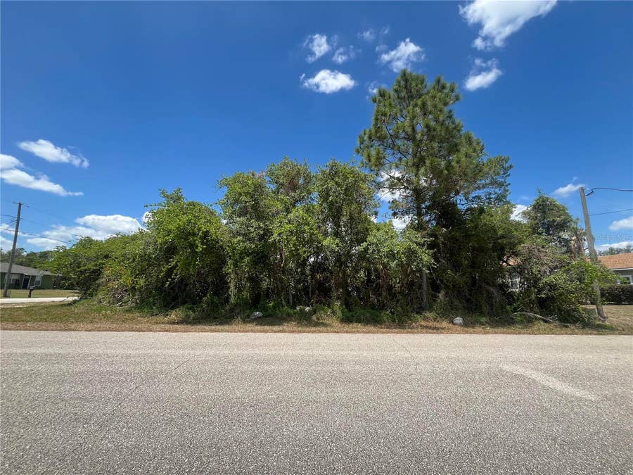 Property photo for 901 REPLICA AVENUE, Sebring, FL