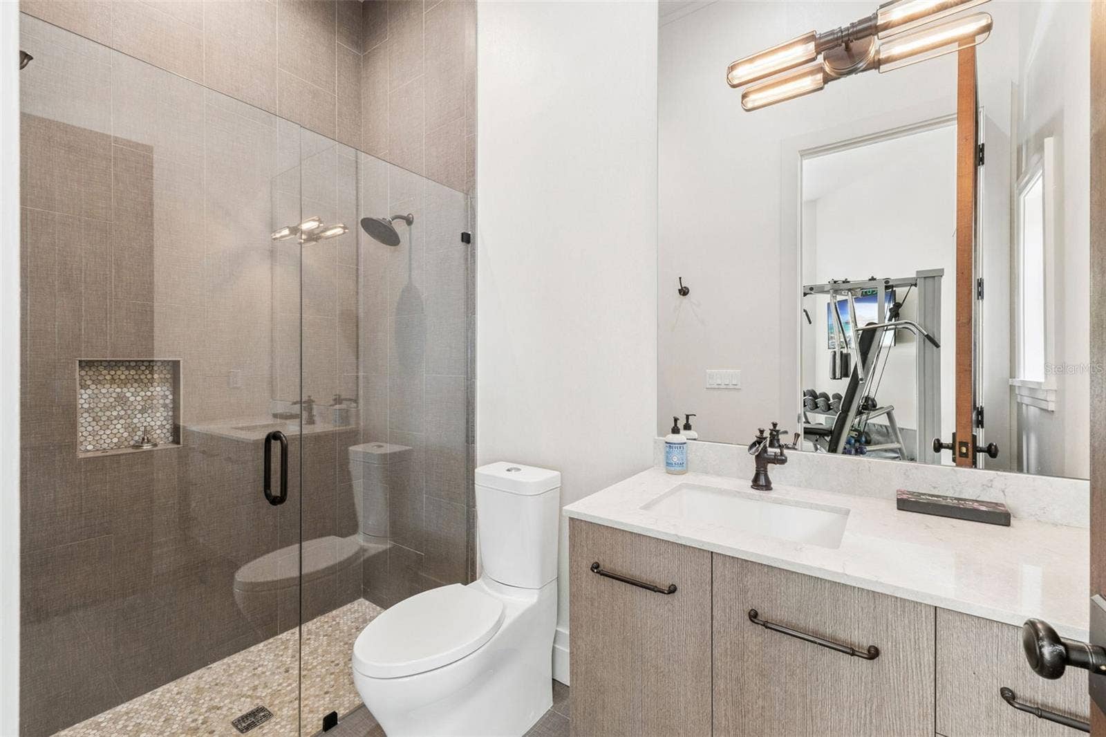 9236 BAY POINT DRIVE, Orlando, FL 32819 9236 BAY POINT DRIVE, Orlando, FL 32819
