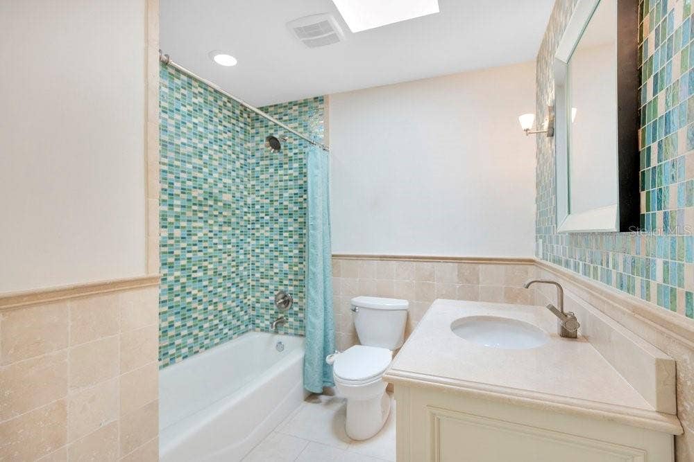 3108 TROY DRIVE, Orlando, FL 32806 Bathroom 2