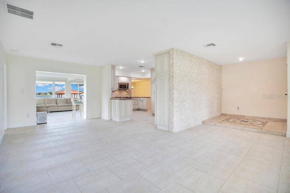 3108 TROY DRIVE, Orlando, FL 32806 Family Room