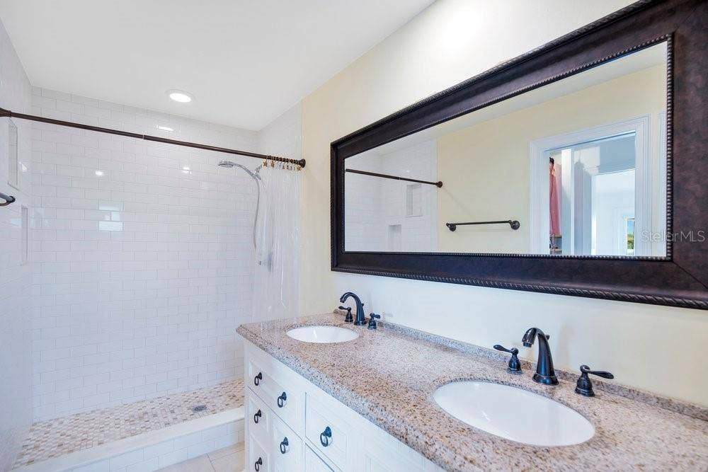 3108 TROY DRIVE, Orlando, FL 32806 Primary Bath