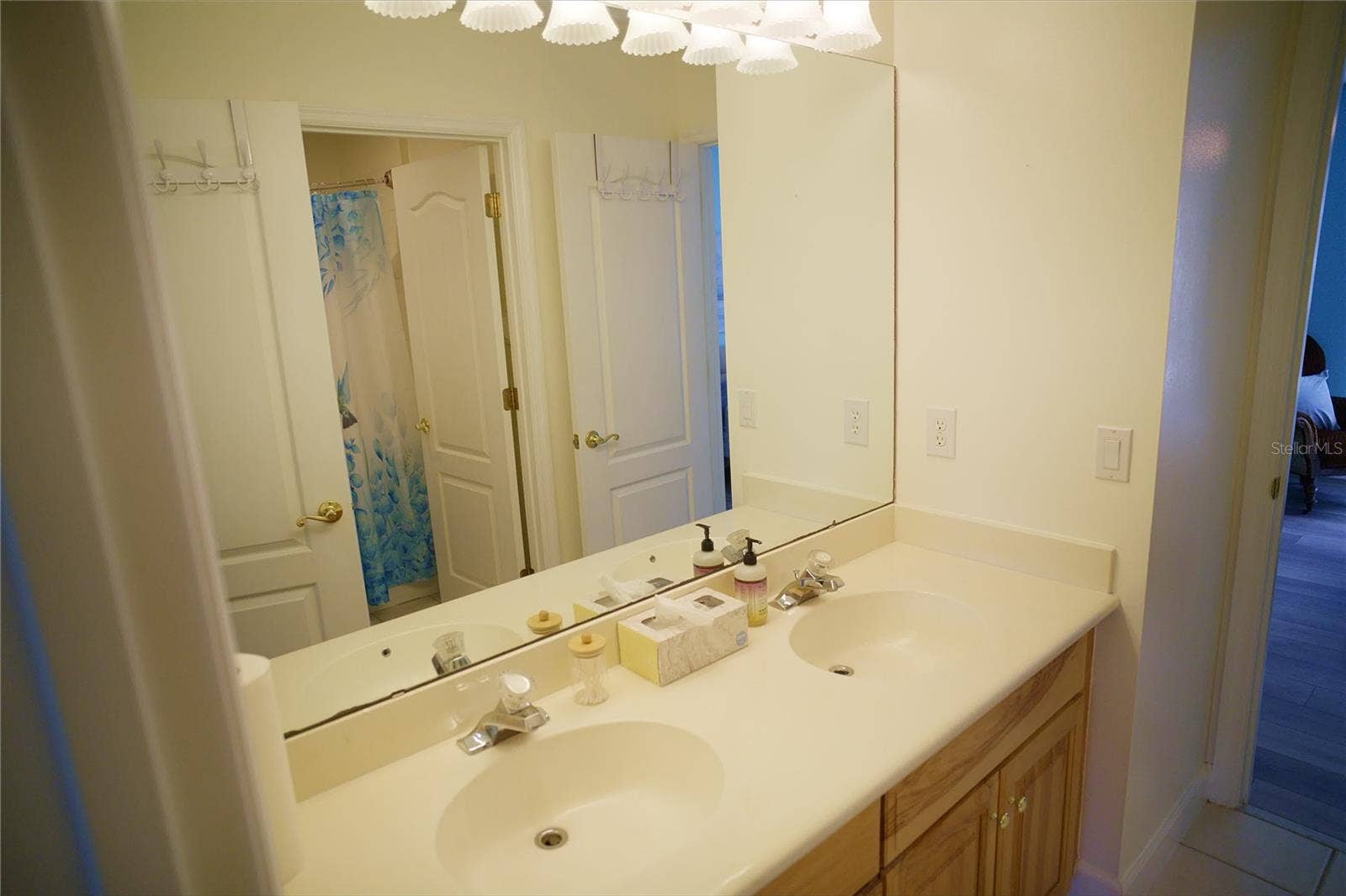 6873 SCYTHE AVENUE, Orlando, FL 32812 6873 SCYTHE AVENUE, Orlando, FL 32812