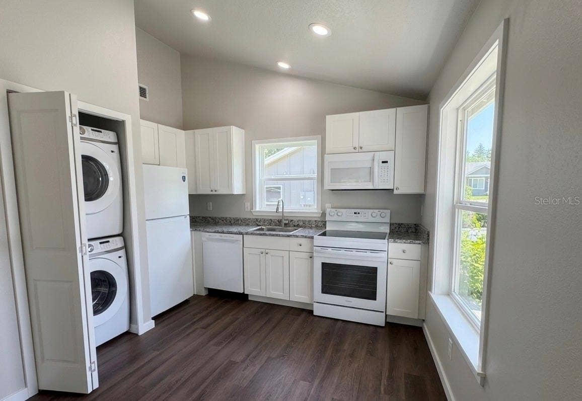 343 N MAIN AVENUE, Groveland, FL 34736 343 N MAIN AVENUE, Groveland, FL 34736