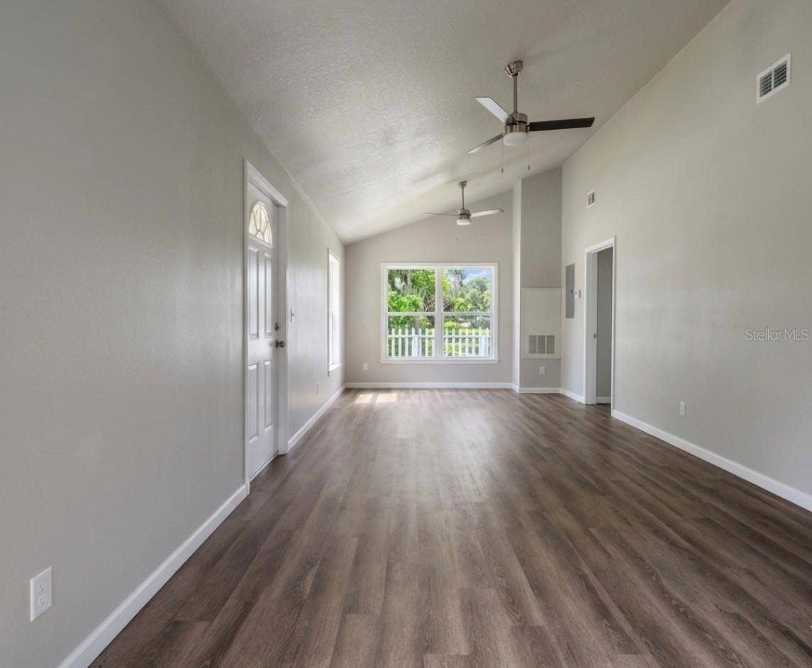 343 N MAIN AVENUE, Groveland, FL 34736 343 N MAIN AVENUE, Groveland, FL 34736