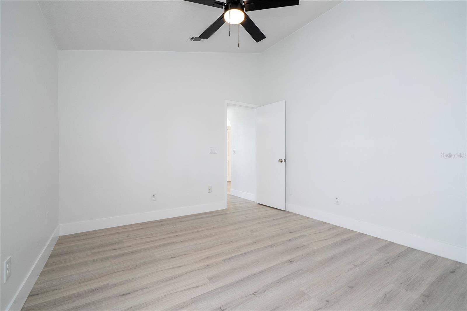 2218 NEWT STREET, Orlando, FL 32837 2218 NEWT STREET, Orlando, FL 32837