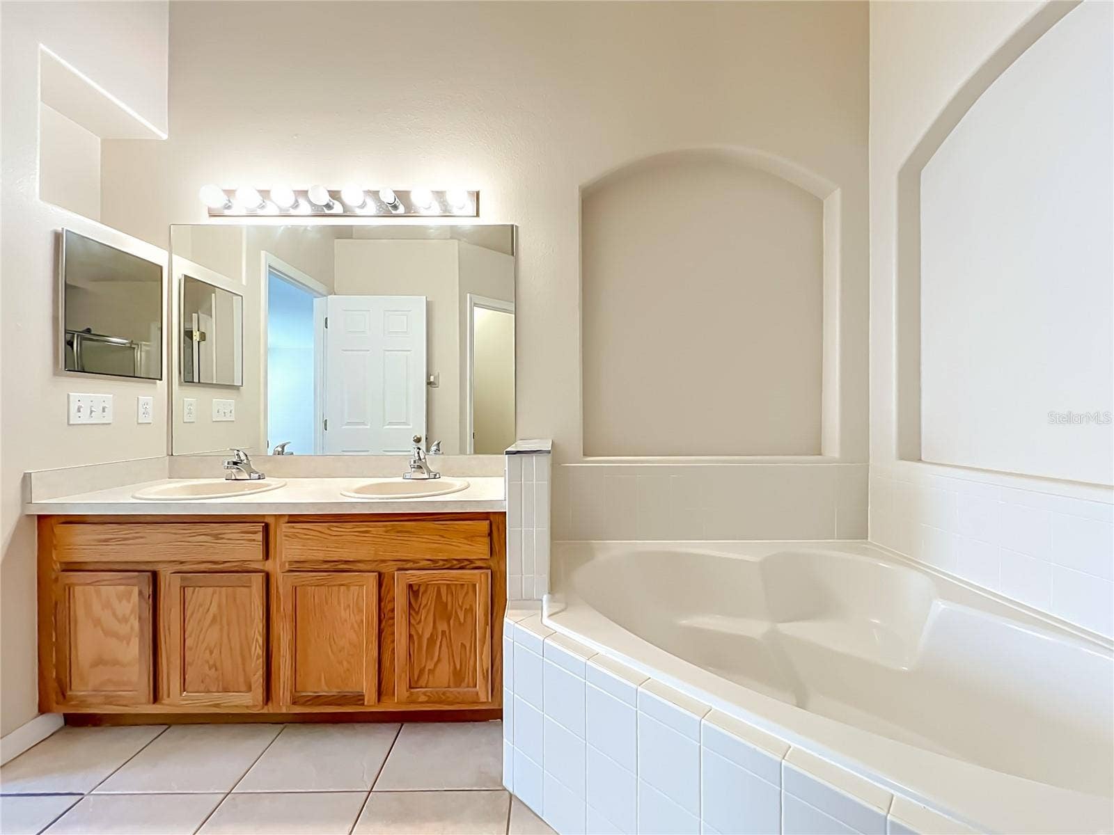 5373 TORTUGA DRIVE, Orlando, FL 32837 5373 TORTUGA DRIVE, Orlando, FL 32837