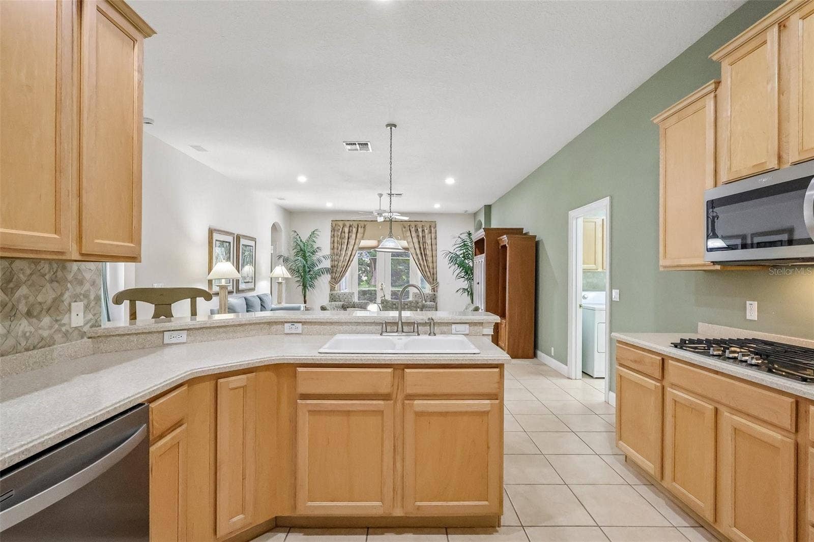8525 BOWDEN WAY, Windermere, FL 34786 8525 BOWDEN WAY, Windermere, FL 34786
