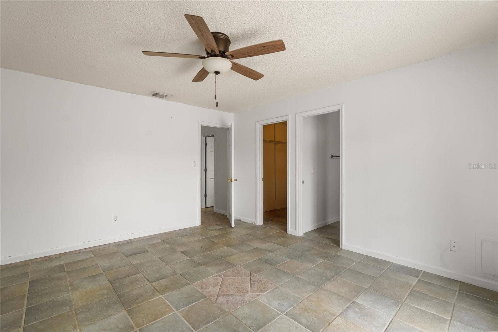 2019 PAPRIKA DRIVE, Orlando, FL 32837 2019 PAPRIKA DRIVE, Orlando, FL 32837