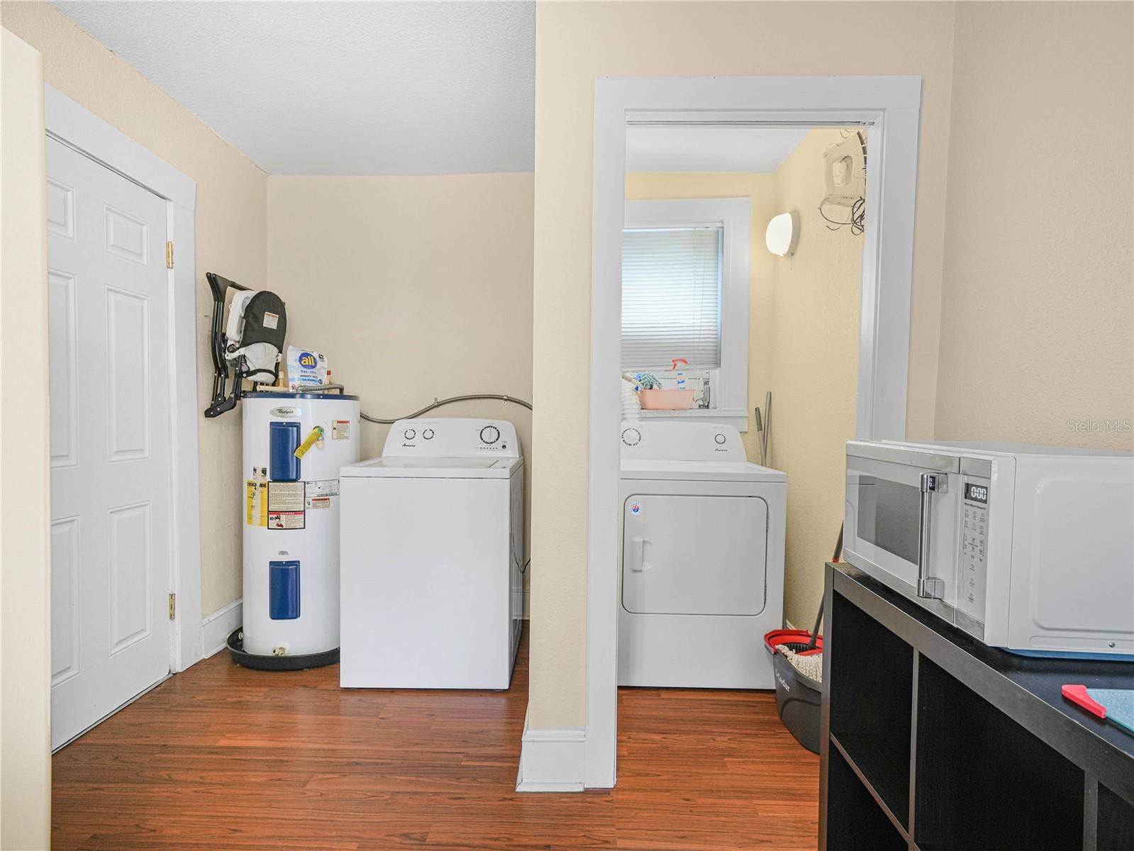 221 CITRUS GROVE BOULEVARD S, Polk City, FL 33868 Laundry Area Cottage