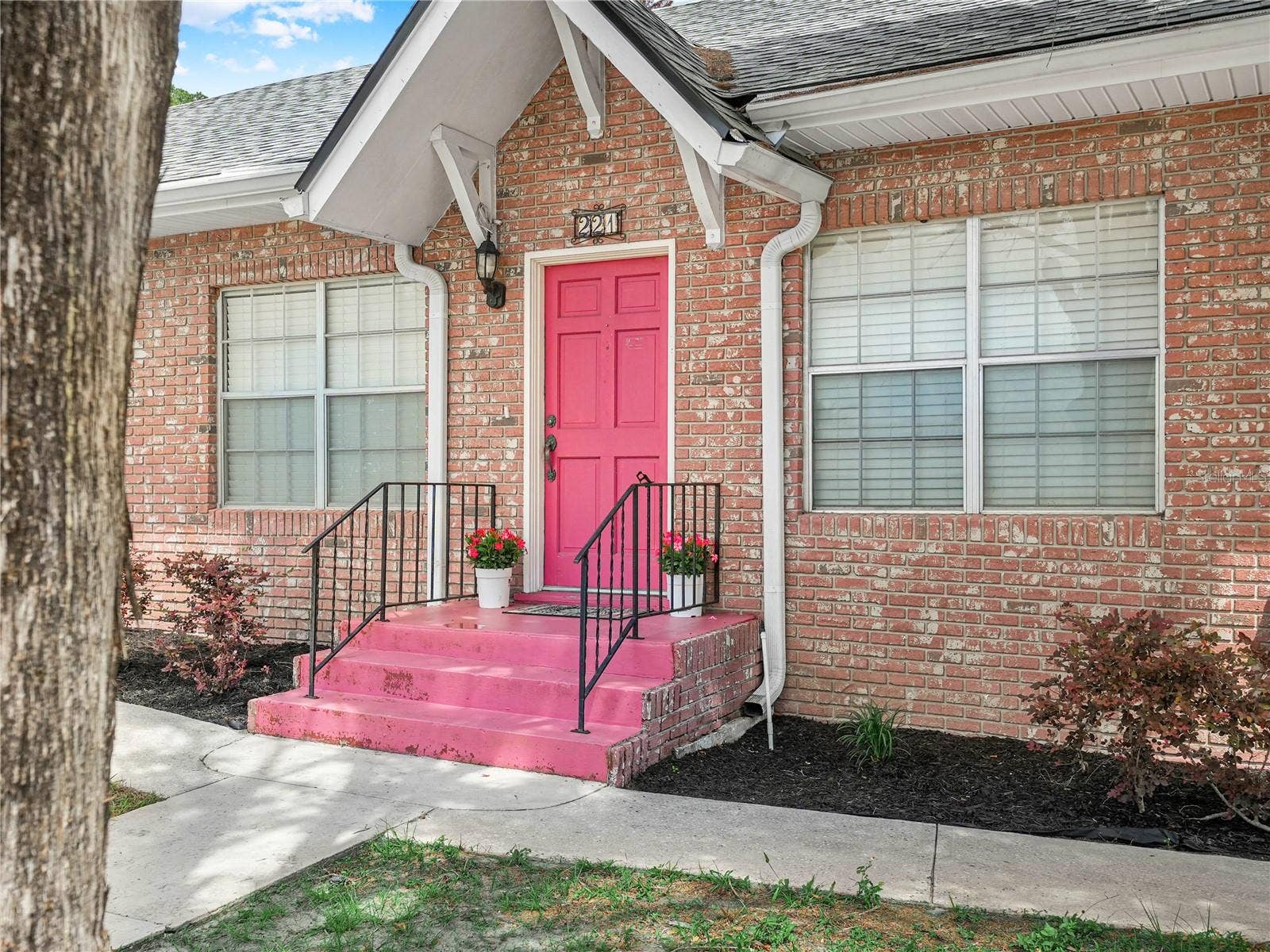 221 CITRUS GROVE BOULEVARD S, Polk City, FL 33868 Front Door