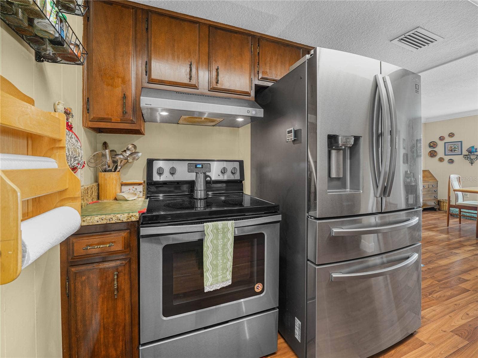 221 CITRUS GROVE BOULEVARD S, Polk City, FL 33868 Kitchen