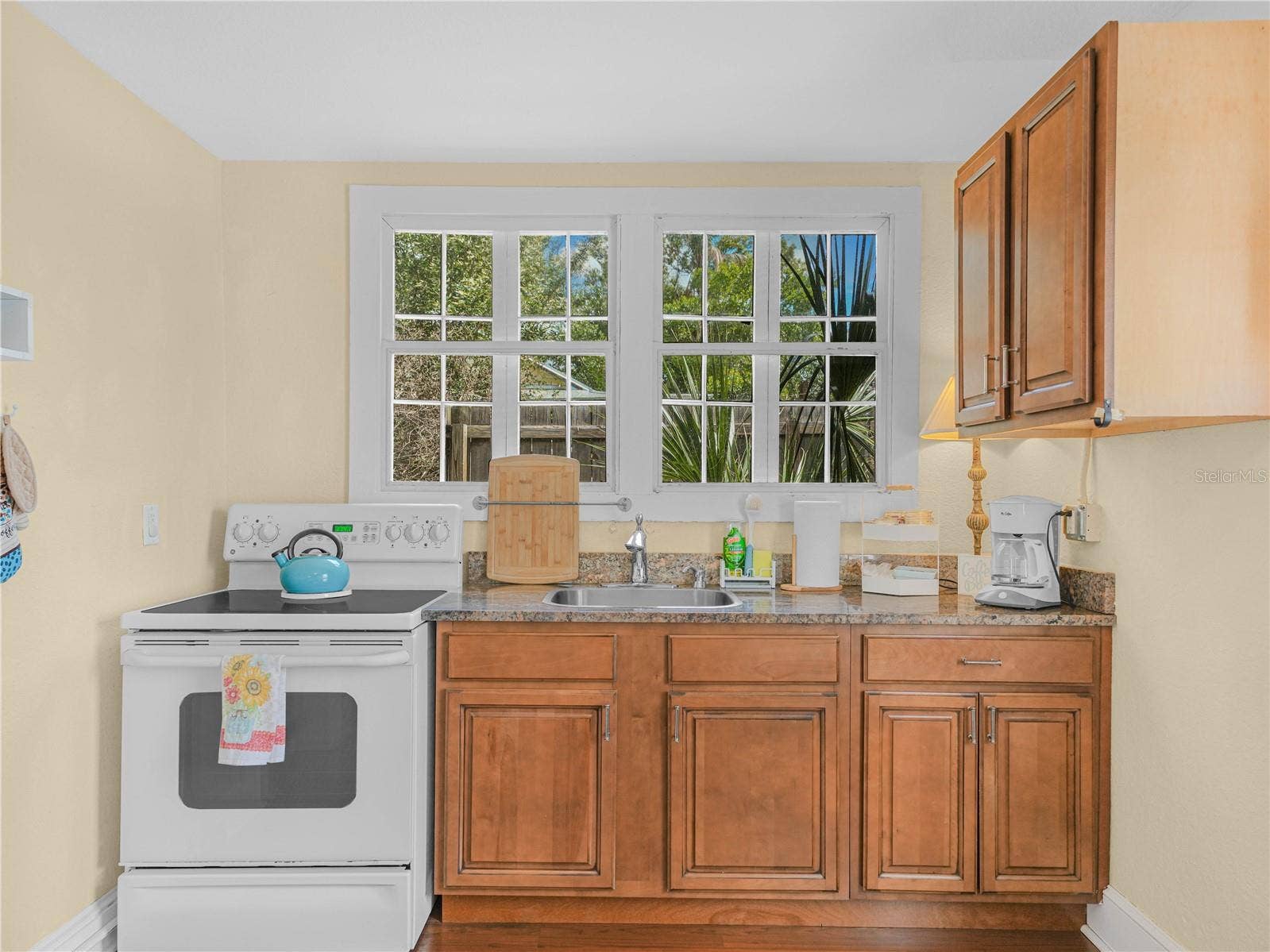 221 CITRUS GROVE BOULEVARD S, Polk City, FL 33868 Cottage Kitchen