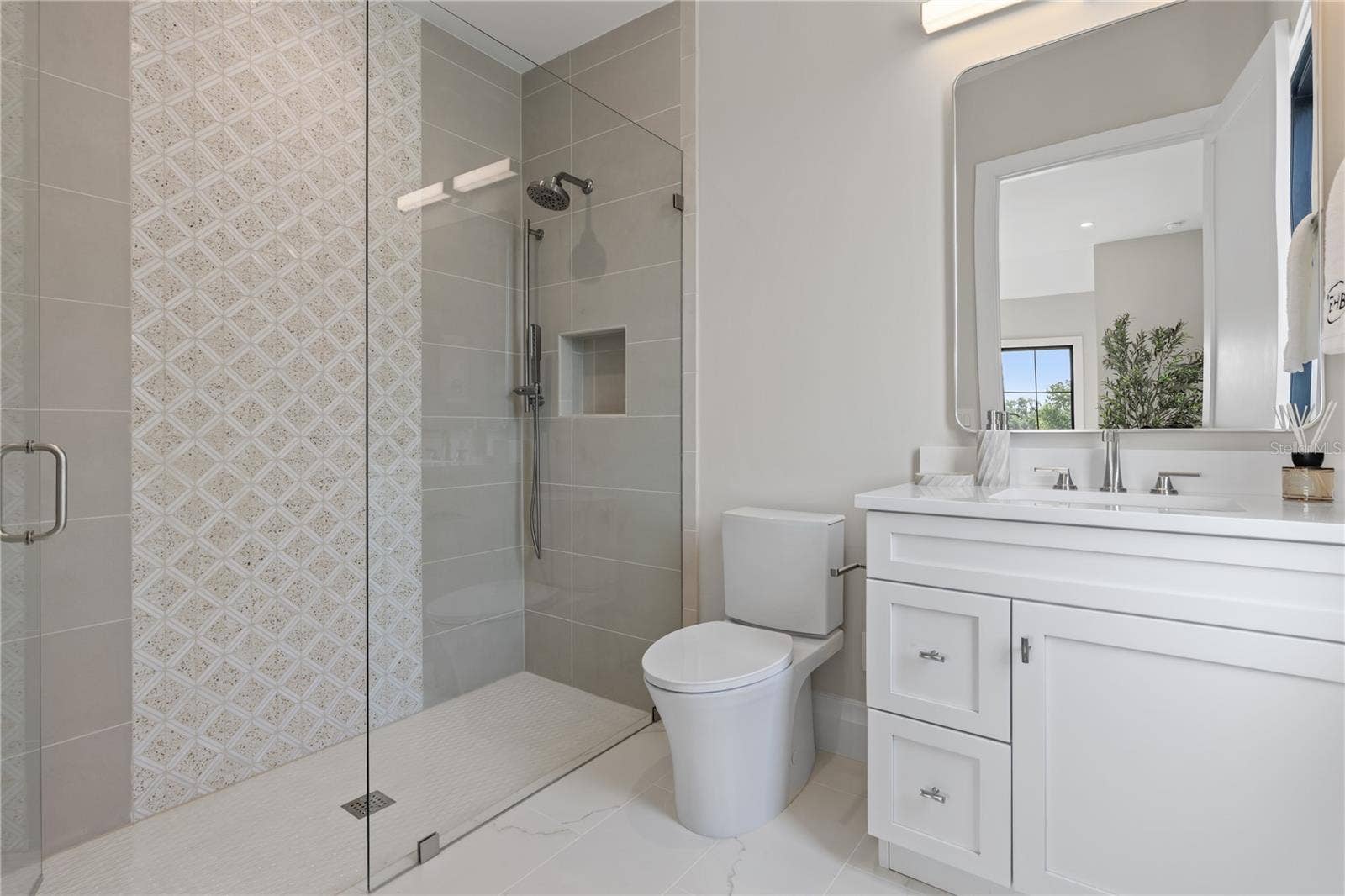 402 N POLLARD STREET, Oakland, FL 34760 402 N POLLARD STREET, Oakland, FL 34760