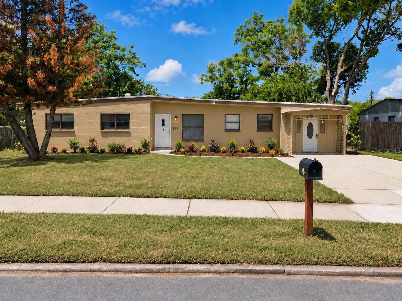 14 JAPONICA DRIVE, Orlando, FL 32807 14 JAPONICA DRIVE, Orlando, FL 32807