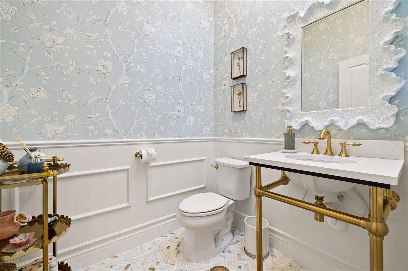 11478 WAKEWORTH STREET, Orlando, FL 32836 1/2 bathroom with boiserie and wall paper.