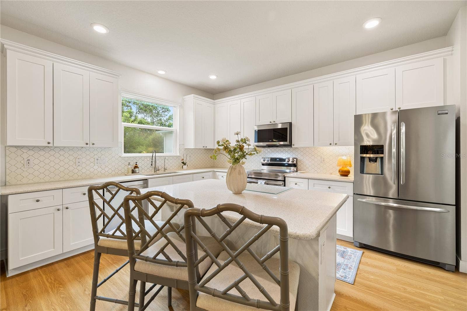 11478 WAKEWORTH STREET, Orlando, FL 32836 Kitchen island.