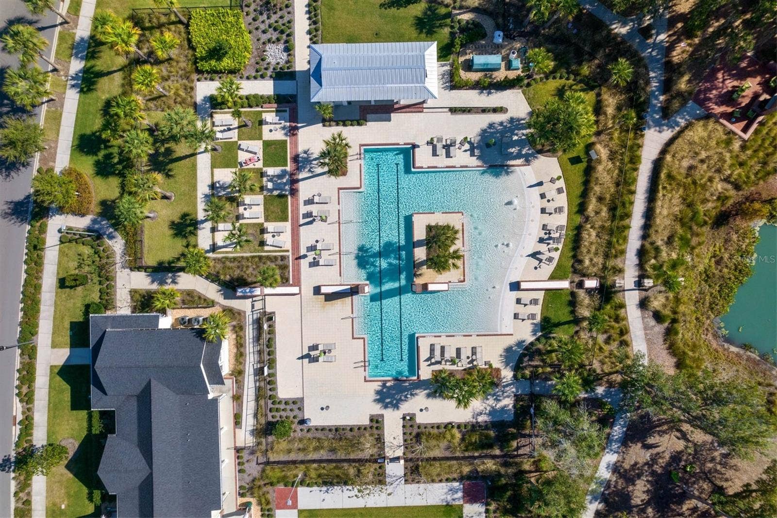 907 EASLEY AVENUE, Winter Garden, FL 34787 Resort-style pool