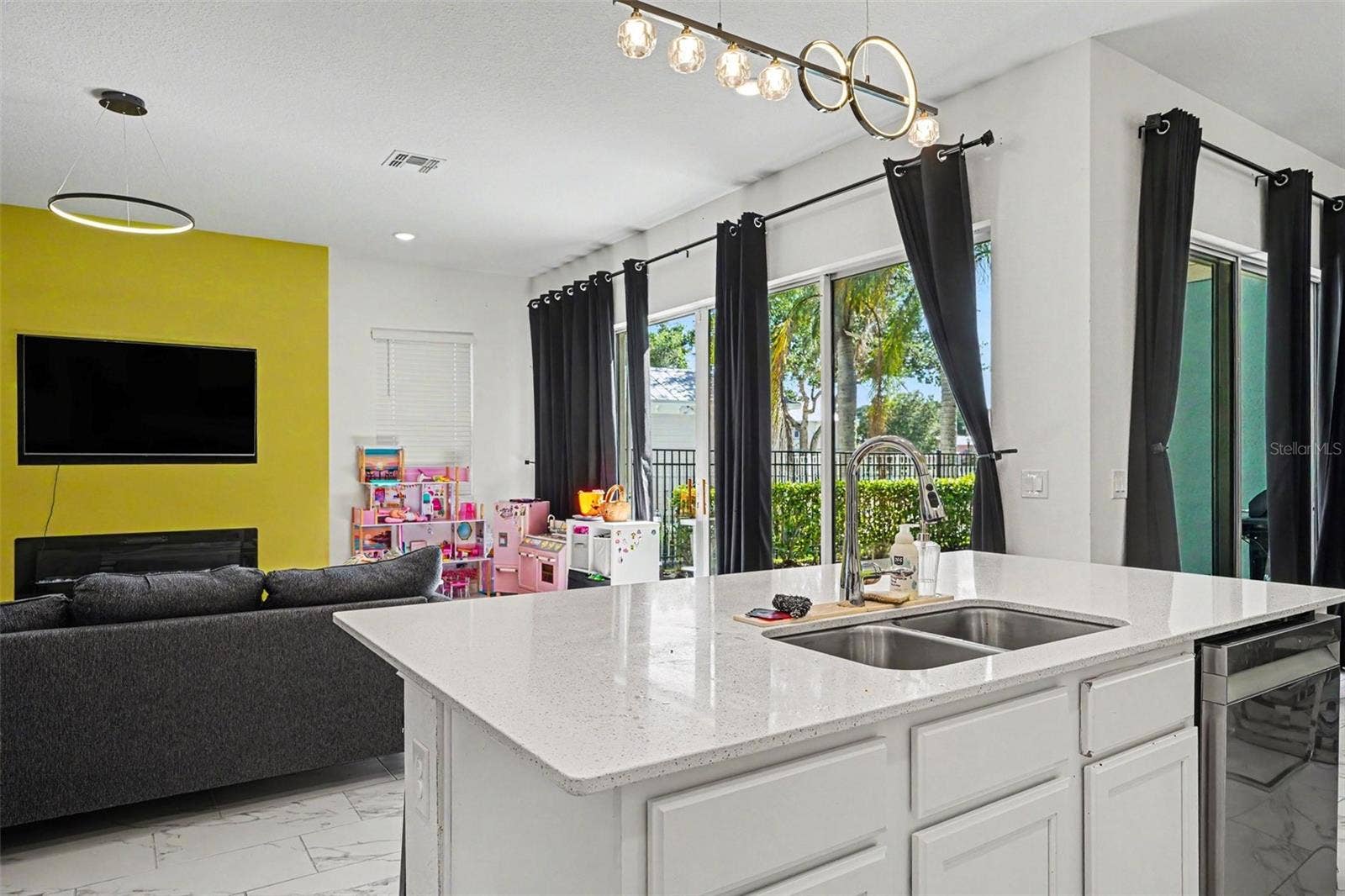1432 REUNION BOULEVARD, Reunion, FL 34747 1432 REUNION BOULEVARD, Reunion, FL 34747