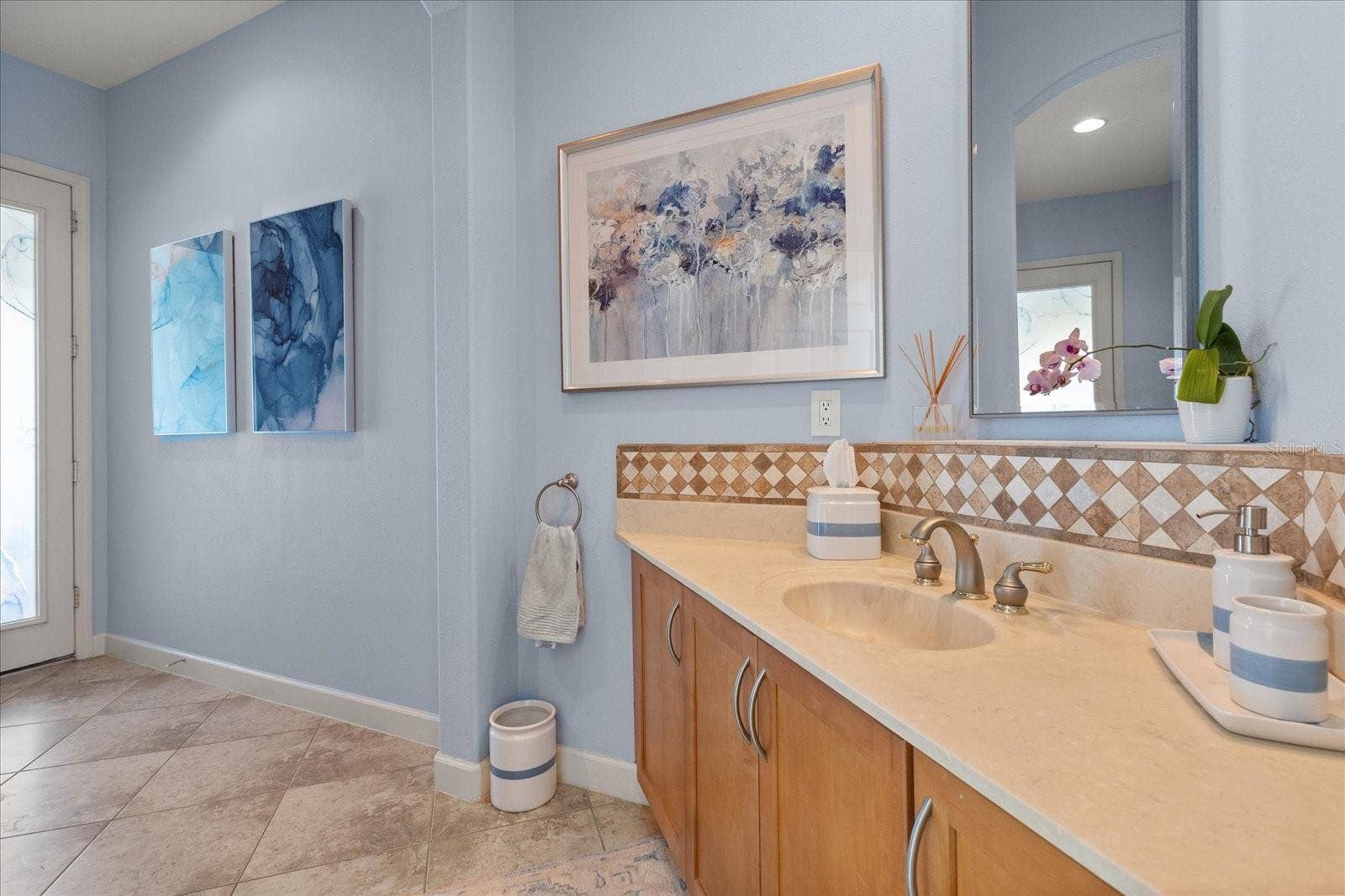 1554 LAKE RHEA DRIVE, Windermere, FL 34786 First Floor Bathroom