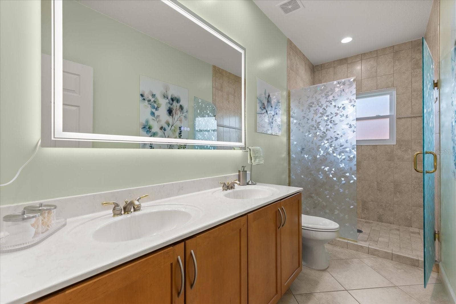 1554 LAKE RHEA DRIVE, Windermere, FL 34786 2nd Floor Bathroom