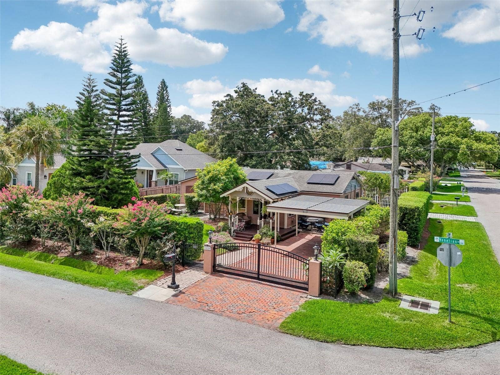 1020 VENETIAN AVENUE, Orlando, FL 32804 1020 VENETIAN AVENUE, Orlando, FL 32804
