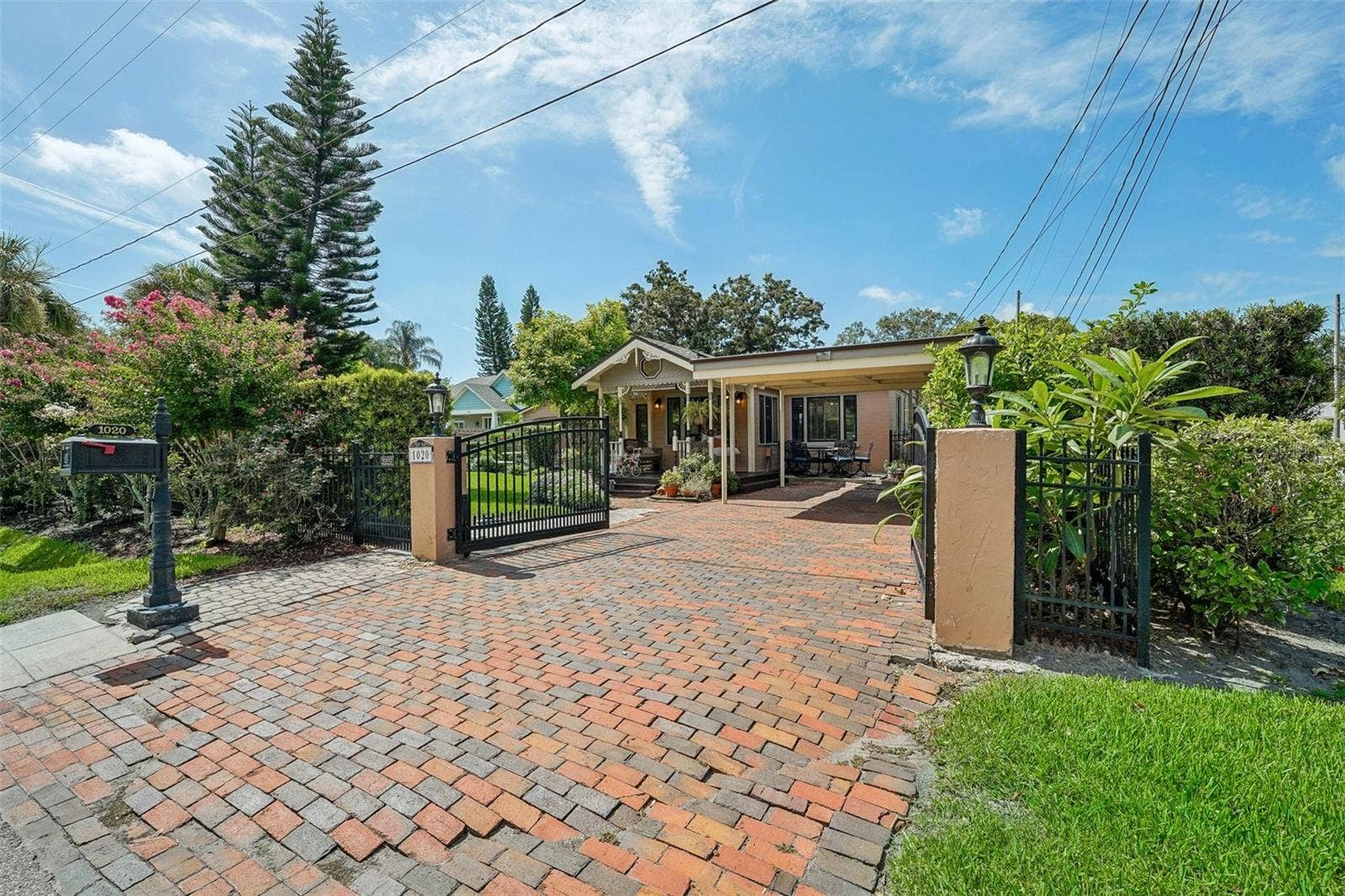 1020 VENETIAN AVENUE, Orlando, FL 32804 1020 VENETIAN AVENUE, Orlando, FL 32804