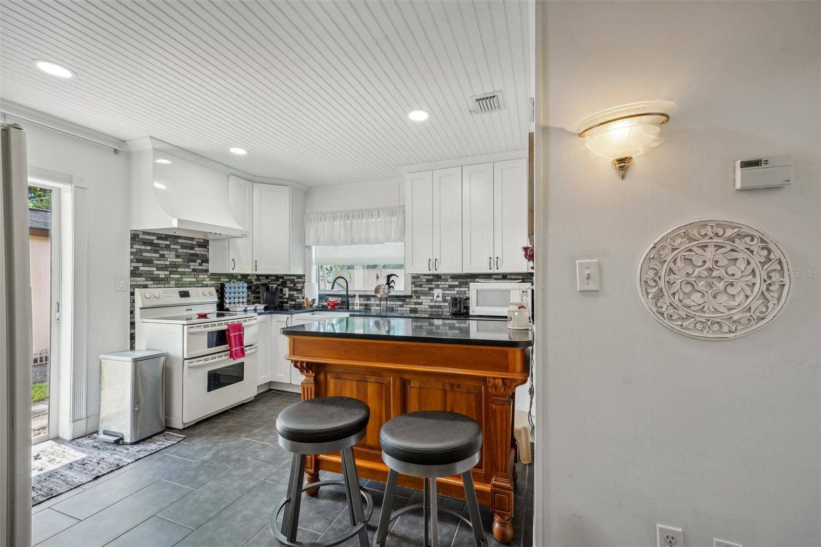 1020 VENETIAN AVENUE, Orlando, FL 32804 1020 VENETIAN AVENUE, Orlando, FL 32804