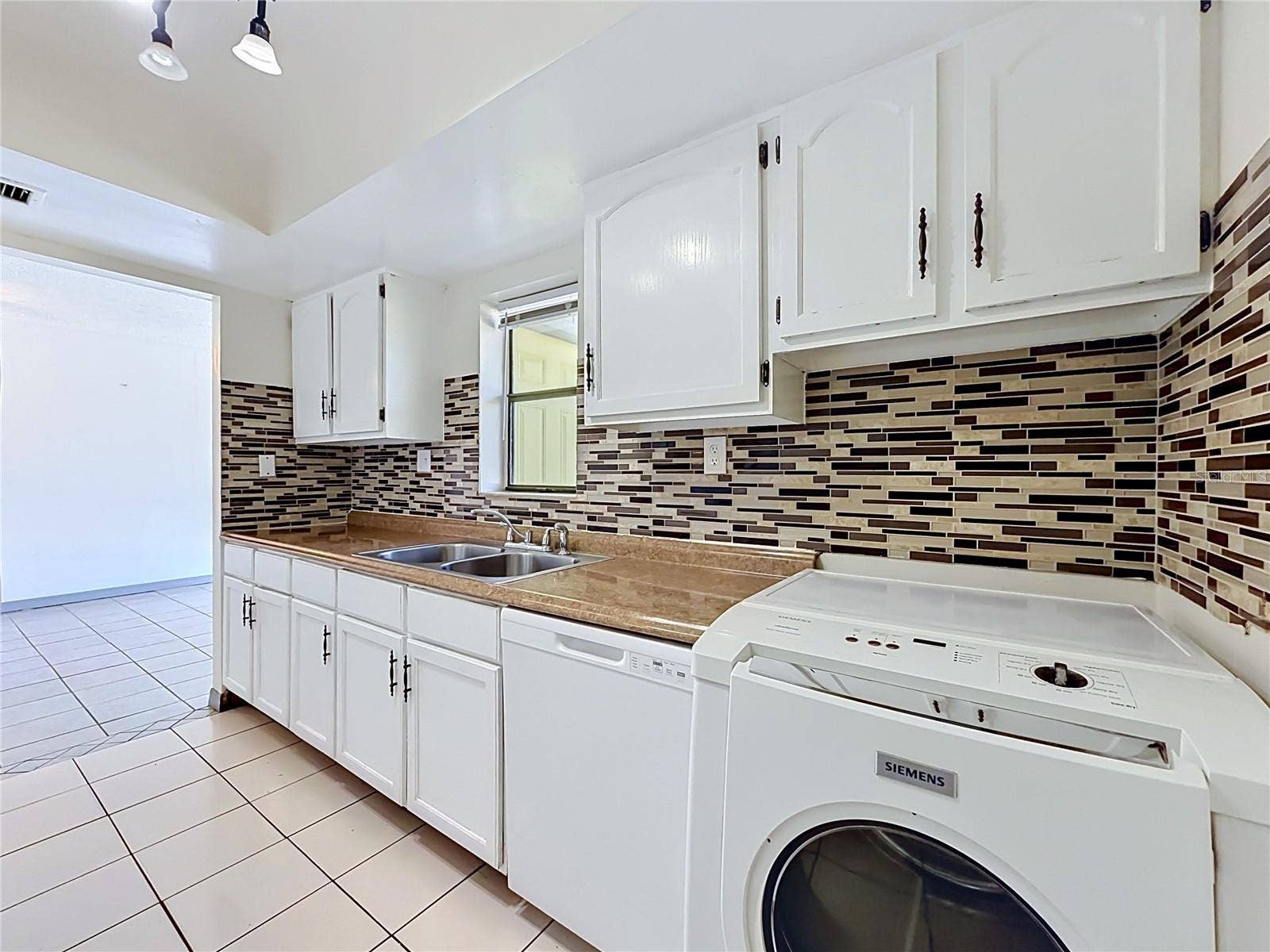 2636 LEMON TREE LANE, Orlando, FL 32839 2636 LEMON TREE LANE, Orlando, FL 32839