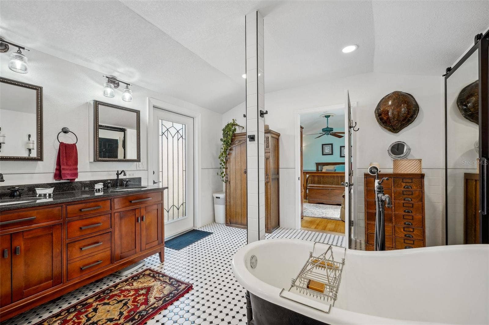 1020 VENETIAN AVENUE, Orlando, FL 32804 1020 VENETIAN AVENUE, Orlando, FL 32804